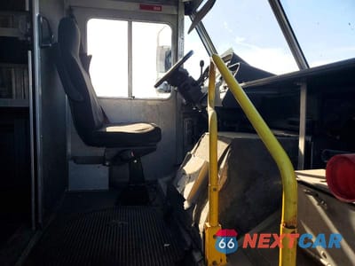 Piąte zdjęcie samochodu w środku: 2007 FORD ECONOLINE E450 SUPER DUTY COMMERCIAL STR VIN:1FCLE49L87DA95168 - miniatura