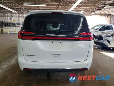 Zdjęcie 6 z 13 samochodu: 2024 CHRYSLER PACIFICA TOURING L VIN:2C4RC1BG4RR176065 - miniatura
