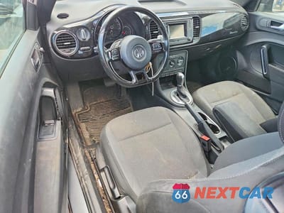 Zdjęcie 8 z 12 samochodu: 2017 VOLKSWAGEN BEETLE 1.8T VIN:3VWF17AT2HM608004 - miniatura