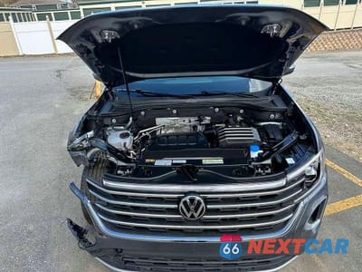Piąte zdjęcie samochodu w środku: 2025 VOLKSWAGEN ATLAS SE VIN:1V2HR2CA6SC558394 - miniatura