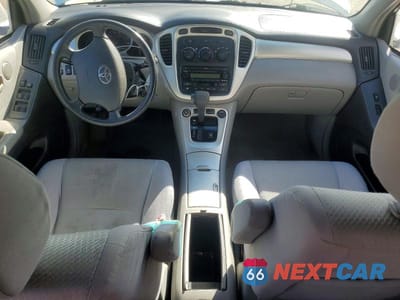 Zdjęcie 8 z 12 samochodu: 2004 TOYOTA HIGHLANDER BASE VIN:JTEHD21A640026761 - miniatura