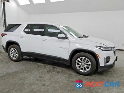 Czwarte zdjęcie samochodu z boku: 2023 CHEVROLET TRAVERSE LS VIN:1GNERLKW6PJ239496 - miniatura