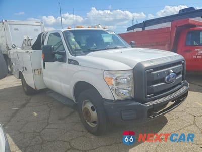 Czwarte zdjęcie samochodu z boku: 2012 FORD F350 SUPER DUTY UTILITY / SERVICE TRUCK VIN:1FDRF3G6XCEC67313 - miniatura