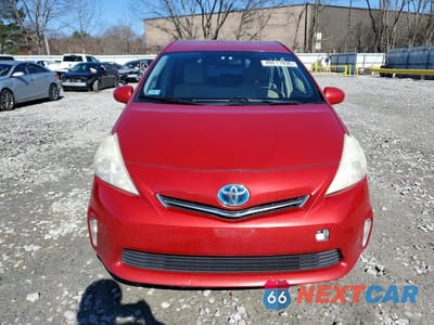 Piąte zdjęcie samochodu w środku: 2013 TOYOTA PRIUS V THREE VIN:JTDZN3EU4D3223751 - miniatura