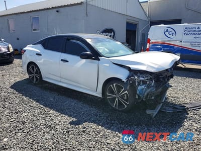 Czwarte zdjęcie samochodu z boku: 2023 NISSAN SENTRA SR VIN:3N1AB8DV1PY270022 - miniatura