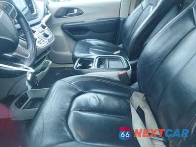 Zdjęcie 7 z 12 samochodu: 2017 CHRYSLER PACIFICA TOURING L VIN:2C4RC1BG4HR654144 - miniatura