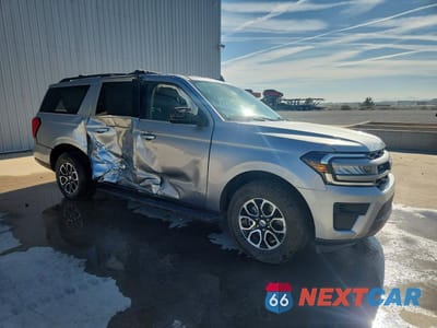 Czwarte zdjęcie samochodu z boku: 2024 FORD EXPEDITION MAX XLT VIN:1FMJK1J87REA09041 - miniatura