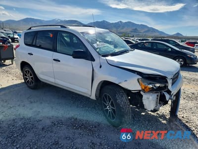 Czwarte zdjęcie samochodu z boku: 2007 TOYOTA RAV4 BASE VIN:JTMBD33V175099141 - miniatura