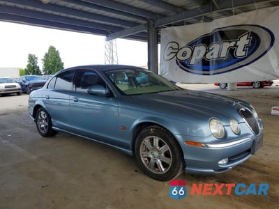 Czwarte zdjęcie samochodu z boku: 2004 JAGUAR S-TYPE VIN:SAJEA01T34FM97495 - miniatura