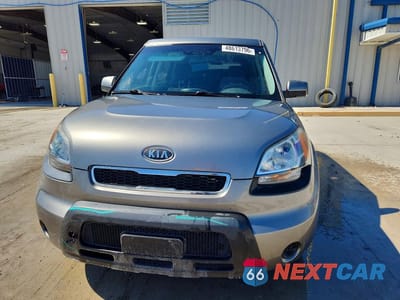 Piąte zdjęcie samochodu w środku: 2010 KIA SOUL + VIN:KNDJT2A27A7179847 - miniatura