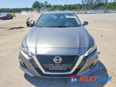 Piąte zdjęcie samochodu w środku: 2019 NISSAN ALTIMA SL VIN:1N4BL4EV3KC216010 - miniatura