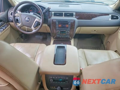 Zdjęcie 8 z 14 samochodu: 2010 GMC YUKON XL DENALI VIN:1GKUKMEF7AR138412 - miniatura