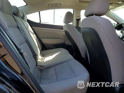 Zdjęcie 10 z 13 samochodu: 2018 HYUNDAI ELANTRA VALUE EDITION VIN:5NPD84LF2JH332110 - miniatura
