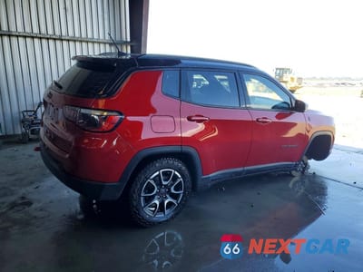 Trzecie zdjęcie samochodu z tyłu: 2025 JEEP COMPASS TRAILHAWK VIN:3C4NJDDN9ST557561 - miniatura