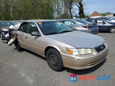 Czwarte zdjęcie samochodu z boku: 2001 TOYOTA CAMRY LE VIN:4T1BG22K21U810959 - miniatura