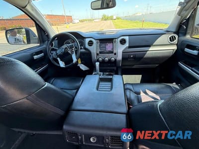 Zdjęcie 9 z 10 samochodu: 2014 TOYOTA TUNDRA CREWMAX SR5 VIN:5TFEY5F18EX167538 - miniatura