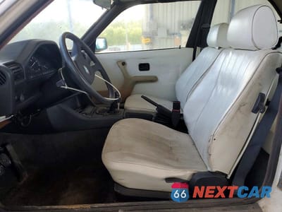 Zdjęcie 7 z 12 samochodu: 1989 BMW 325 I VIN:WBAAA1309K4204999 - miniatura