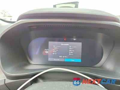 Zdjęcie 9 z 13 samochodu: 2024 VOLVO XC40 CORE VIN:YV4L12UK5R2240175 - miniatura