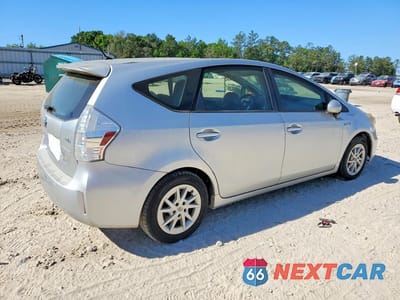 Trzecie zdjęcie samochodu z tyłu: 2013 TOYOTA PRIUS V TWO VIN:JTDZN3EU7D3187988 - miniatura