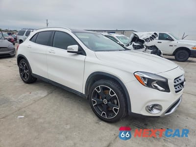 Czwarte zdjęcie samochodu z boku: 2019 MERCEDES-BENZ GLA 250 VIN:WDCTG4EB3KU016631 - miniatura