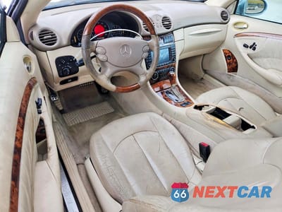 Zdjęcie 8 z 12 samochodu: 2008 MERCEDES-BENZ CLK 550 VIN:WDBTK72F98T090999 - miniatura
