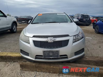 Piąte zdjęcie samochodu w środku: 2014 CHEVROLET CRUZE LT VIN:1G1PK5SBXE7384011 - miniatura