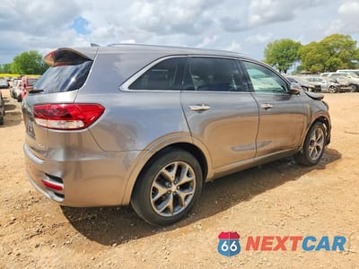 Trzecie zdjęcie samochodu z tyłu: 2018 KIA SORENTO SX V6 VIN:5XYPKDA51JG367186 - miniatura