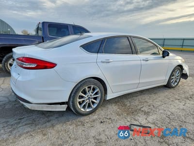 Trzecie zdjęcie samochodu z tyłu: 2017 FORD FUSION SE VIN:3FA6P0H7XHR397810 - miniatura
