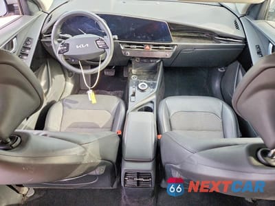 Zdjęcie 8 z 12 samochodu: 2023 KIA NIRO WIND VIN:KNDCR3L18P5027808 - miniatura