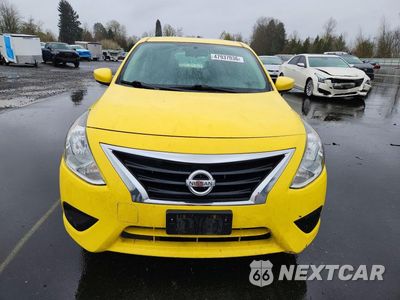 Piąte zdjęcie samochodu w środku: 2018 NISSAN VERSA S VIN:3N1CN7AP0JL888503 - miniatura