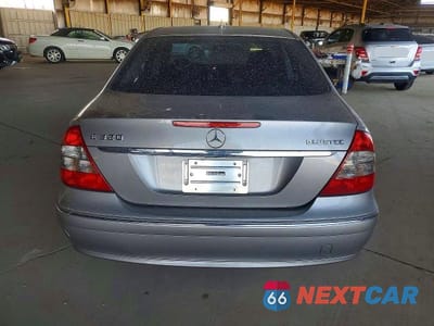 Zdjęcie 6 z 12 samochodu: 2007 MERCEDES-BENZ E 320 CDI VIN:WDBUF22X77B072946 - miniatura