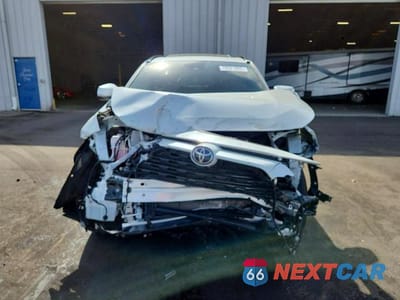 Piąte zdjęcie samochodu w środku: 2025 TOYOTA RAV4 HYBRID XLE PREMIUM VIN:2T3B6RFV4SW088337 - miniatura