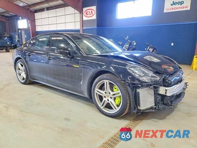 Czwarte zdjęcie samochodu z boku: 2018 PORSCHE PANAMERA 4 E-HYBRID VIN:WP0AE2A73JL128732 - miniatura