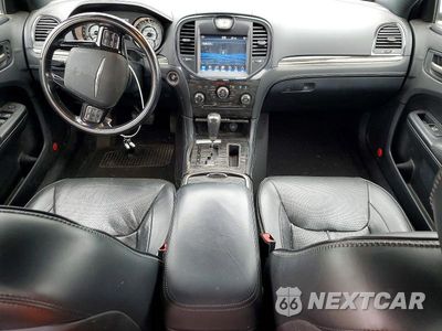 Zdjęcie 8 z 12 samochodu: 2013 CHRYSLER 300C VARVATOS VIN:2C3CCADT3DH732224 - miniatura