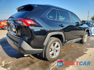 Trzecie zdjęcie samochodu z tyłu: 2021 TOYOTA RAV4 HYBRID XLE PREMIUM VIN:2T3B6RFV8MW007486 - miniatura