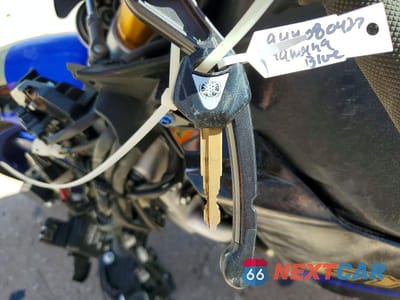 Zdjęcie 8 z 9 samochodu: 2017 YAMAHA YZFR1 VIN:JYARN39E2HA003444 - miniatura