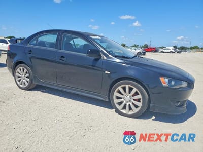 Czwarte zdjęcie samochodu z boku: 2008 MITSUBISHI LANCER GTS VIN:JA3AU86U38U042196 - miniatura