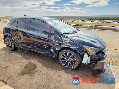 Czwarte zdjęcie samochodu z boku: 2021 TOYOTA COROLLA XSE VIN:JTNA4MBE6M3113153 - miniatura