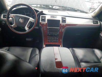 Zdjęcie 8 z 12 samochodu: 2007 CADILLAC ESCALADE LUXURY VIN:1GYFK63837R179658 - miniatura