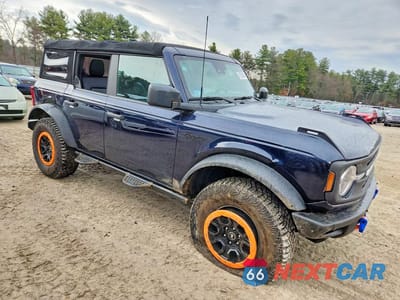 Czwarte zdjęcie samochodu z boku: 2021 FORD BRONCO BASE VIN:1FMEE5DP1MLA70165 - miniatura