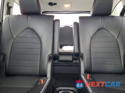 Zdjęcie 10 z 13 samochodu: 2022 TOYOTA HIGHLANDER XLE VIN:5TDGZRAH5NS544494 - miniatura