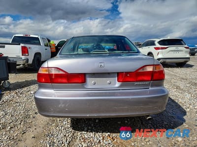 Zdjęcie 6 z 12 samochodu: 2000 HONDA ACCORD EX VIN:1HGCG1654YA045838 - miniatura