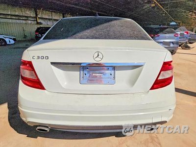 Zdjęcie 6 z 12 samochodu: 2011 MERCEDES-BENZ C 300 VIN:WDDGF5EB7BA518128 - miniatura
