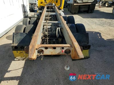 Zdjęcie 9 z 10 samochodu: 2011 FREIGHTLINER CASCADIA ROLL-OFF CONTAINER TRUCK VIN:1FUJGEDV6BSAX7106 - miniatura