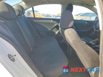 Zdjęcie 10 z 12 samochodu: 2015 VOLKSWAGEN JETTA BASE VIN:3VW2K7AJ2FM226028 - miniatura