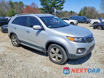 Czwarte zdjęcie samochodu z boku: 2012 KIA SORENTO EX VIN:5XYKUDA68CG243660 - miniatura