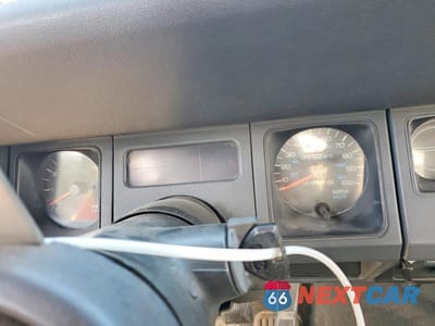 Zdjęcie 9 z 11 samochodu: 1994 JEEP WRANGLER / YJ S VIN:1J4FY19P9RP452519 - miniatura