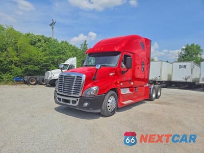 Drugie zdjęcie samochodu z przodu: 2016 FREIGHTLINER CASCADIA TRUCKS SEMI TRUCK VIN:1FUJGLBG9GLGY3638 - miniatura