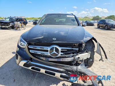 Piąte zdjęcie samochodu w środku: 2020 MERCEDES-BENZ GLC 300 4MATIC VIN:W1N0G8EB3LF816330 - miniatura