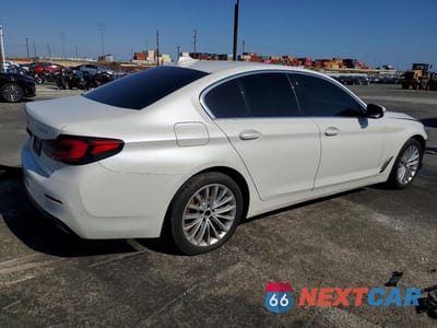 Trzecie zdjęcie samochodu z tyłu: 2021 BMW 530 XI VIN:WBA13BJ08MWX18742 - miniatura